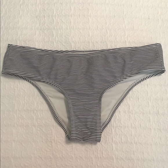 Bikini - Picture 5 of 5